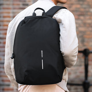 Flux Backpack (Black) — Feature