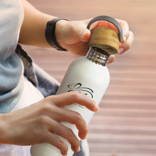 Tasman Steel Bottle (White) — Feature