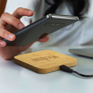 NATURA Bamboo Wireless Fast Charging Hub (Natural)