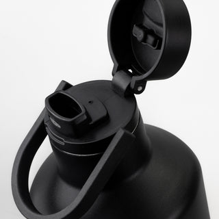 Barker Vacuum Bottle (Black) — Detail