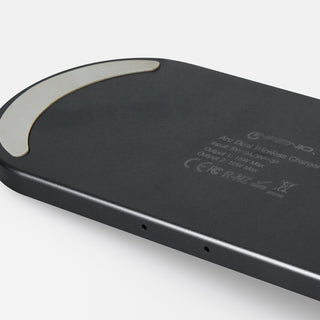 INGENIO Arc Dual Wireless Charger (Gunmetal/Black) — Detail