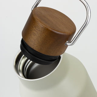 Keepsake Vacuum Drink Bottle (Black) — Detail