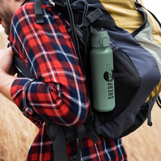 Solano Recycled Aluminium Bottle (Black) — Feature